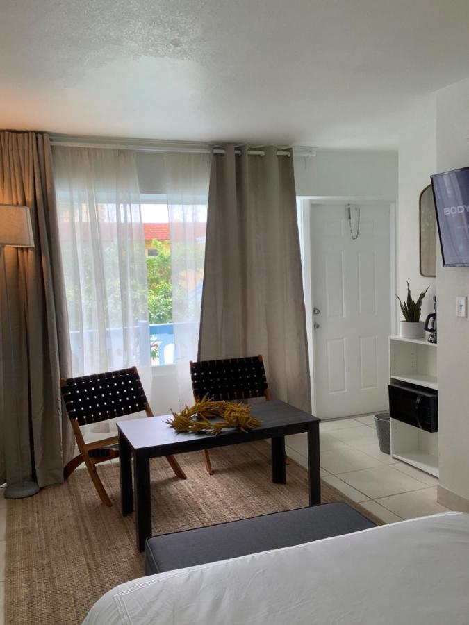 Hotel Motel Lauderdale Inn フォート・ローダーデール エクステリア 写真